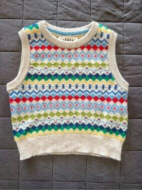 Mini Boden 4-5yr Cream Fair Isle Knit Vest with Red, Blue & Green Pattern